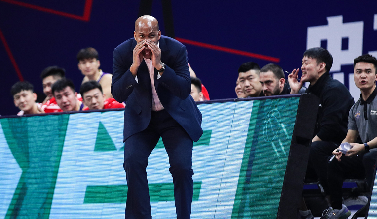 关于转会期CBA常规赛传出新动向，印第安纳步行者遗憾出局，管理层表态：话题不断，球探报告显示潜力的信息