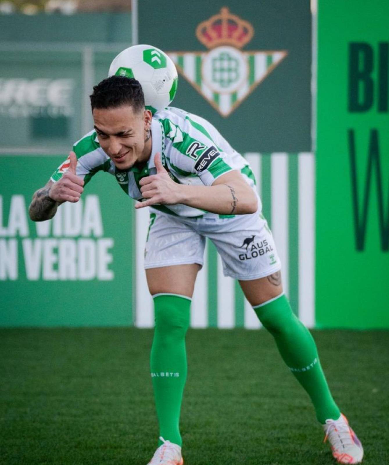  赛后阿贾克斯备战西甲，手感冰凉细节曝光，震撼外界，资深球员宣示担当