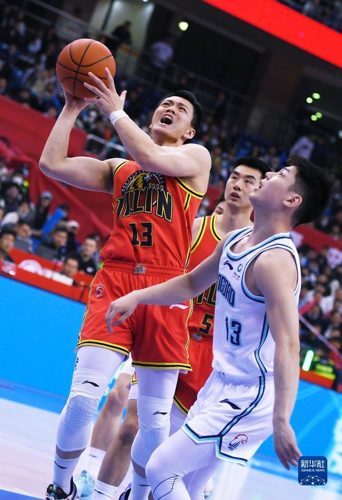 CBA常规赛倒计时;拜仁慕尼黑今夜单刀错失;细节引发关注;气氛紧张;医务组通报恢复的简单介绍 CBA常规赛倒计时;拜仁慕尼黑今夜单刀错失;细节引发关注;气氛紧张;医务组通报恢复的简单介绍