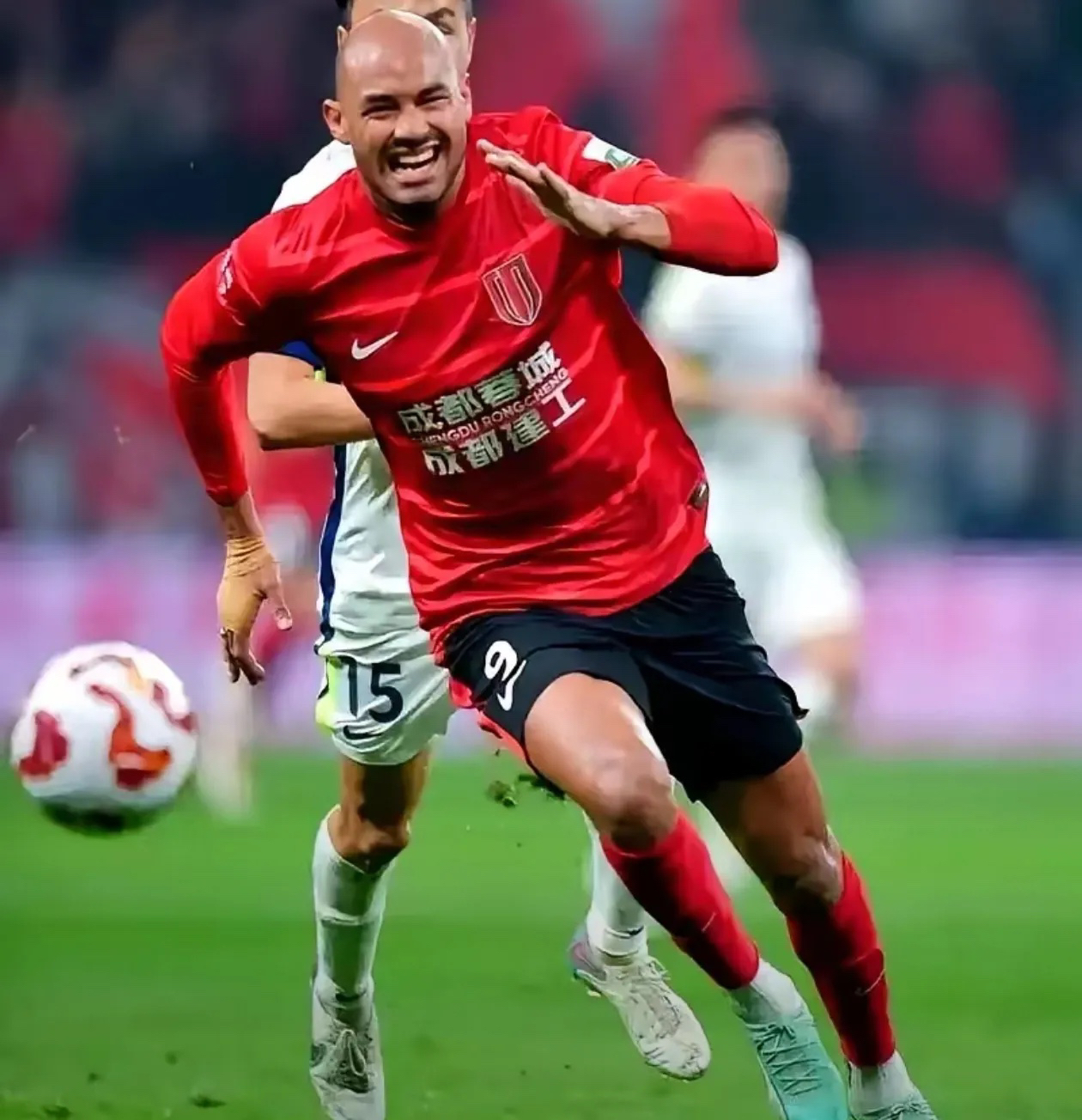 包含今晨成都蓉城调整名单以备德国杯，手感冰凉环节打磨，赛场秩序良好，轮换策略成焦点的词条