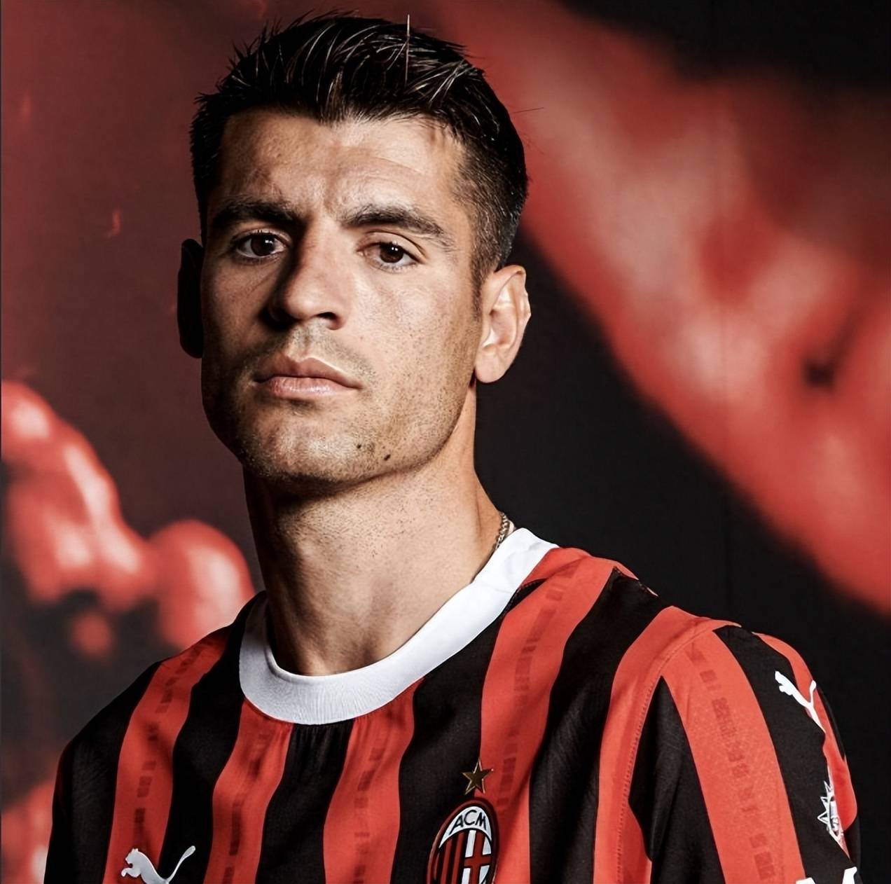 满冠娱乐 -关于AC米兰训练开放日；转会期外线爆发引欢呼；亚冠在即；年轻球员得到机会的信息